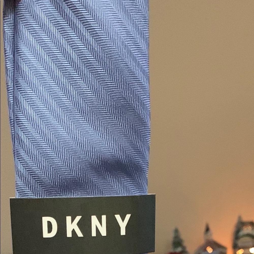 DKNY Tie. New w/tags